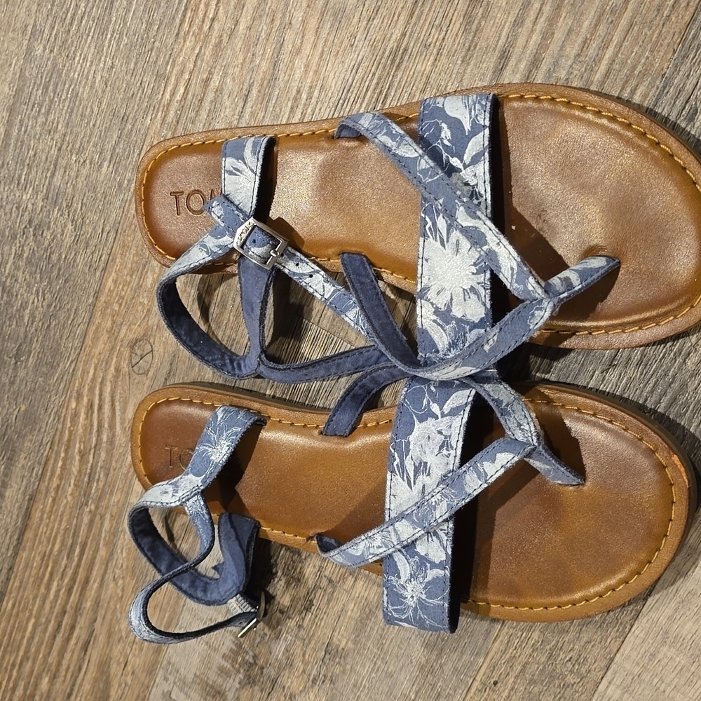 TOMS | Floral‎ Sandals | Size 7​ - Picture 5 of 7